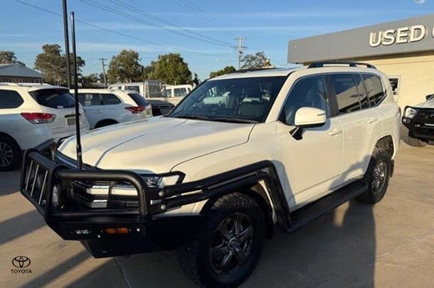 2022 Toyota Landcruiser VX in White