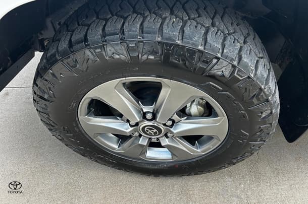2022 Toyota Landcruiser VX in White
