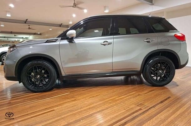 2017 Suzuki Vitara S Turbo in Grey