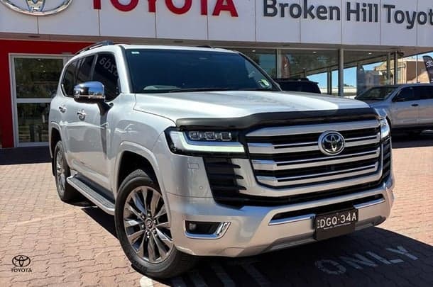 2025 Toyota Landcruiser Sahara ZX in Silver