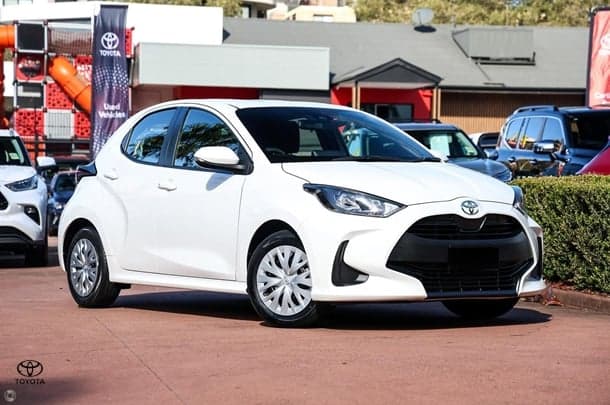 2023 Toyota Yaris Ascent Sport in White
