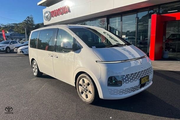 2023 Hyundai STARIA Base in White