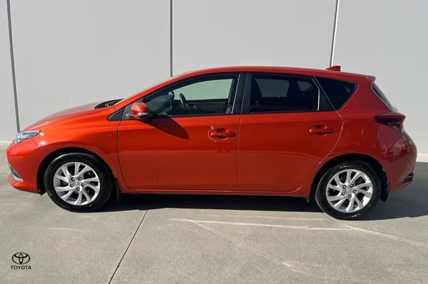 2015 Toyota Corolla Ascent Sport in Orange