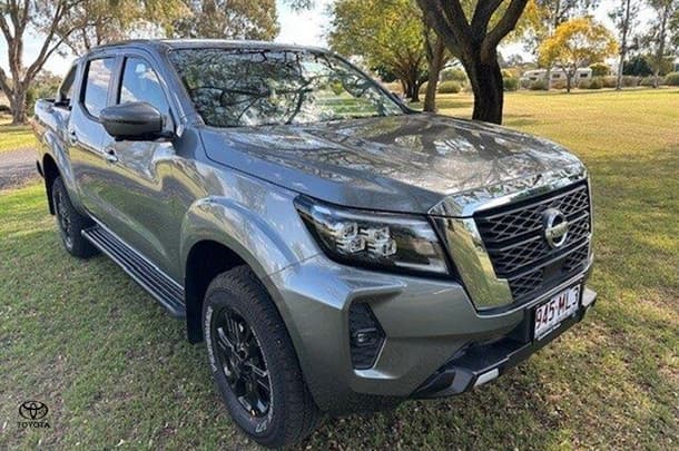 2024 Nissan Navara ST in Grey