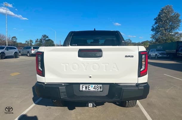 2025 Toyota Hilux SR5 48V in White