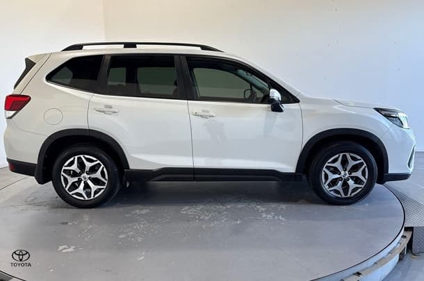 2019 Subaru Forester 2.5i-L in White