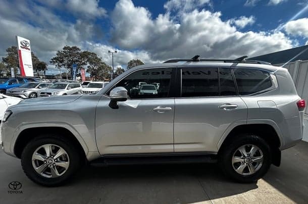2022 Toyota Landcruiser VX in Silver