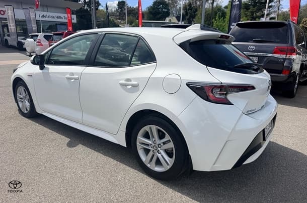 2022 Toyota Corolla Ascent Sport Hybrid in White