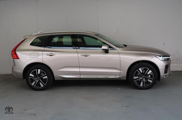 2025 Volvo XC60 Plus B5 Bright in Other