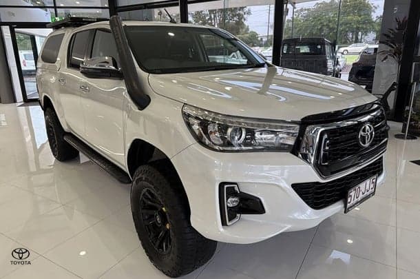 2019 Toyota Hilux SR5 in White