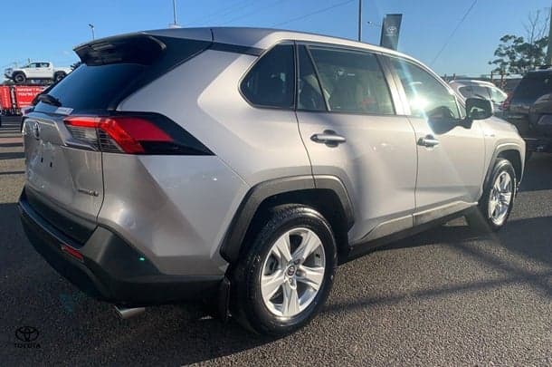 2022 Toyota RAV4 GX-2WD in Silver