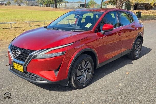 2024 Nissan QASHQAI ST in Fuji Sunset Red