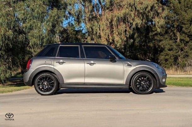 2018 MINI Hatch Cooper in Silver