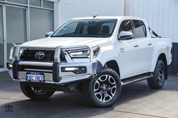 2020 Toyota Hilux SR5 in White