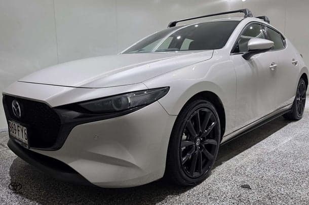 2022 Mazda 3 G25 Astina in Gold