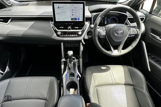 2024 Toyota Corolla Cross Atmos in White