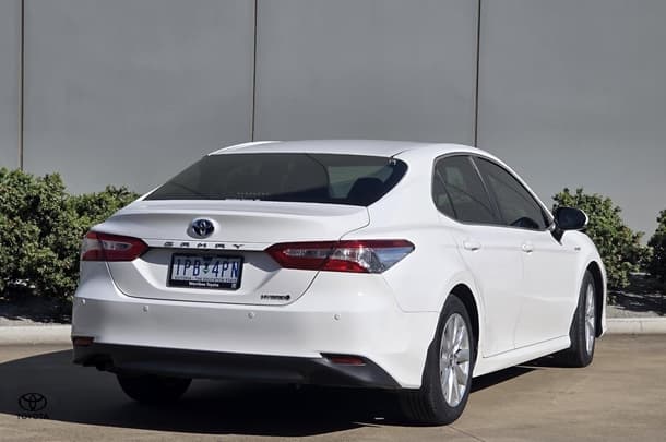 2019 Toyota Camry Ascent in White