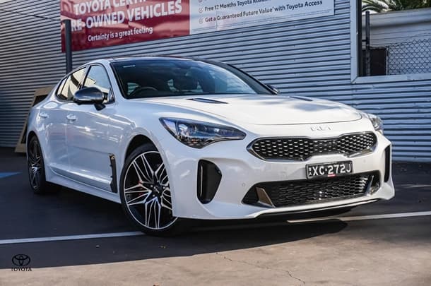 2022 Kia Stinger GT in White