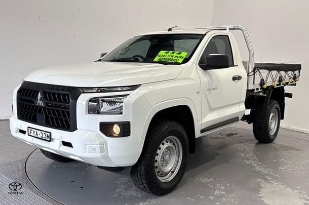 2025 Mitsubishi Triton GLX in White