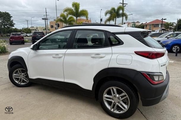2023 Hyundai Kona Base in White
