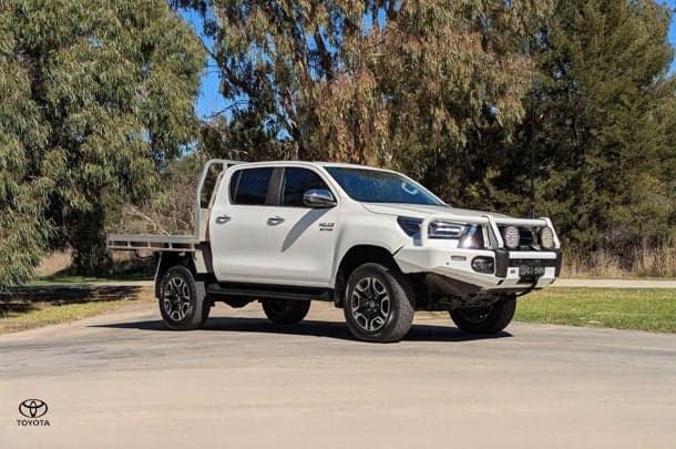 2022 Toyota Hilux SR5 in White