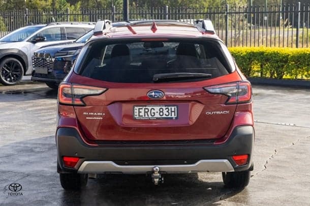 2021 Subaru Outback AWD Touring in Red