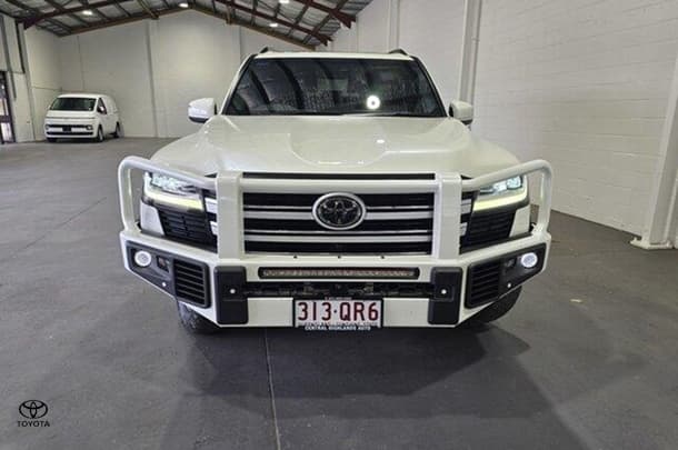 2022 Toyota Landcruiser VX in White