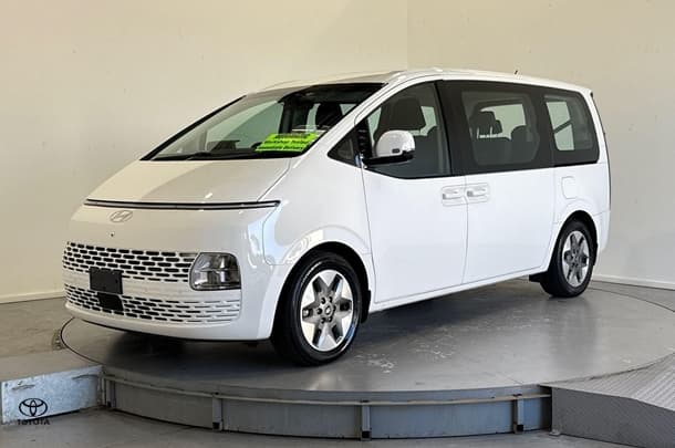 2024 Hyundai STARIA Base in White