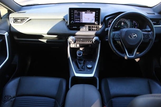 2022 Toyota RAV4 XSE in White
