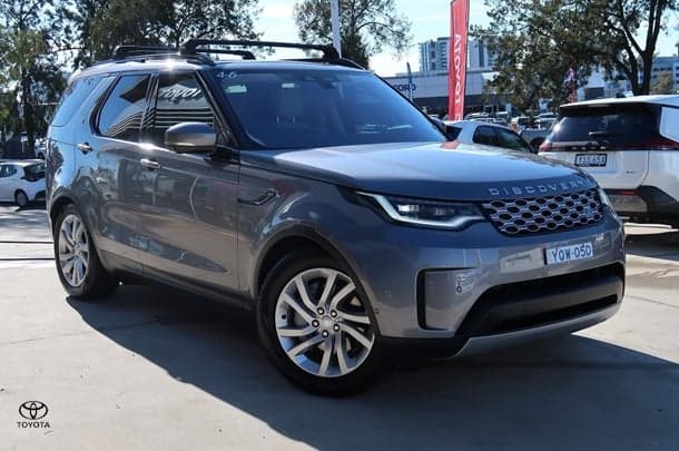 2023 Land Rover Discovery D300 SE in Grey