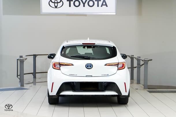 2021 Toyota Corolla Ascent Sport Hybrid in White