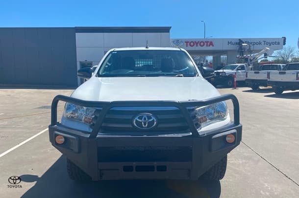 2018 Toyota Hilux SR in White