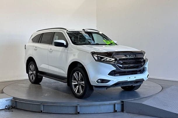 2023 Isuzu MU-X LS-T in White