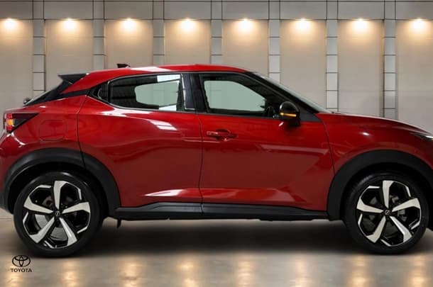 2023 Nissan JUKE ST-L in Red
