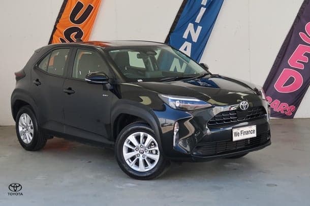 2024 Toyota Yaris Cross GX in Black