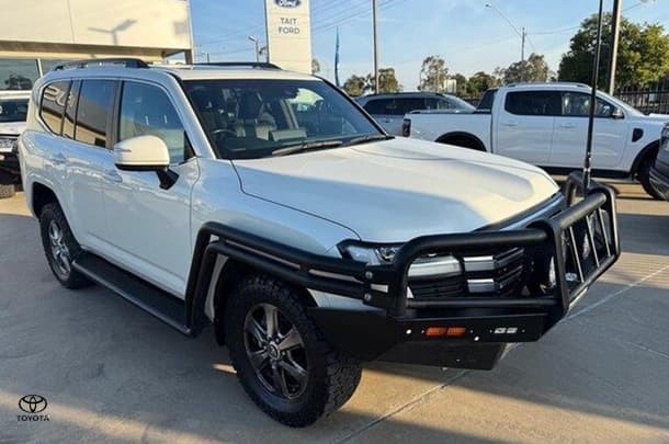 2022 Toyota Landcruiser VX in White