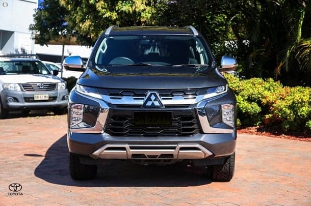 2025 Mitsubishi Pajero Sport GLS in Grey