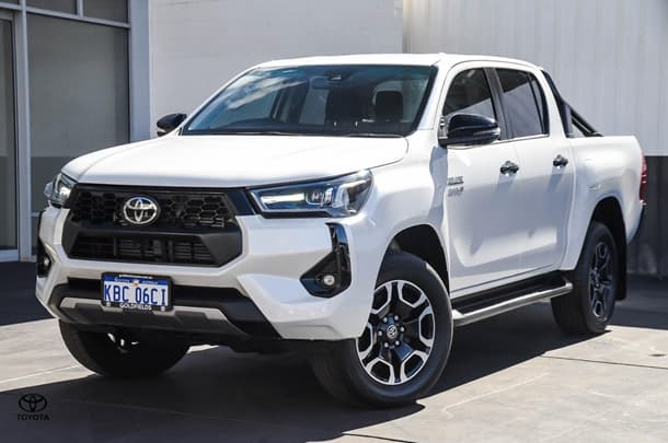 2025 Toyota Hilux SR5 48V in White