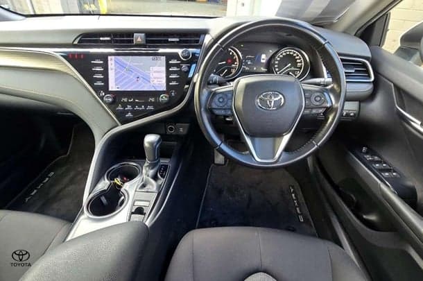 2019 Toyota Camry Ascent Sport in White