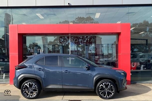 2024 Toyota Yaris Cross Urban in Grey