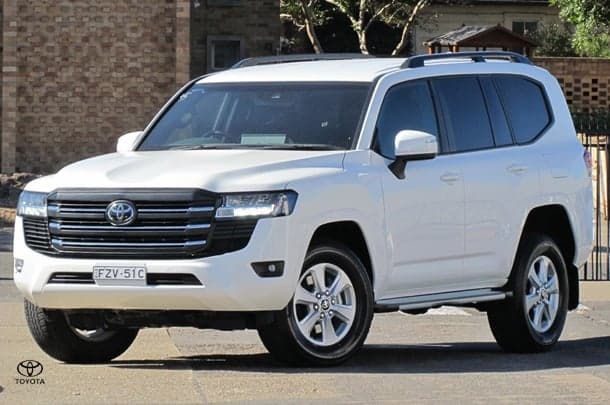 2023 Toyota Landcruiser GXL in White