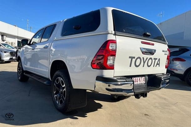 2021 Toyota Hilux SR5 in White