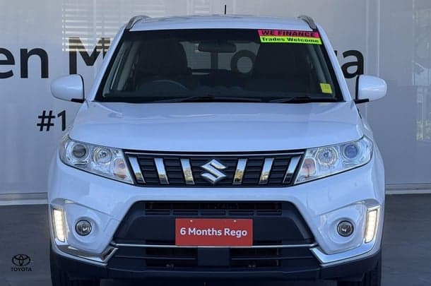 2021 Suzuki Vitara Base in White