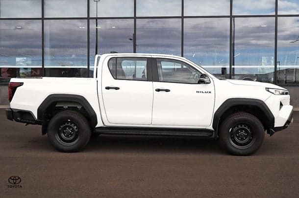 2025 Toyota Hilux SR 48V in White