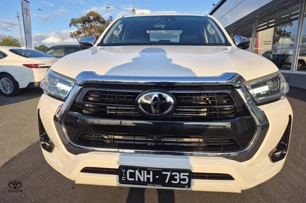 2023 Toyota Hilux SR5 in White