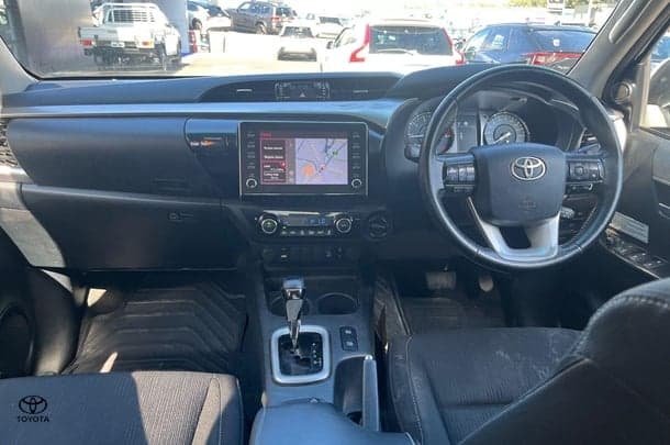 2020 Toyota Hilux SR5 in White