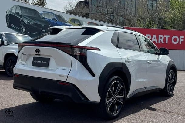 2024 Toyota bZ4X Base in White