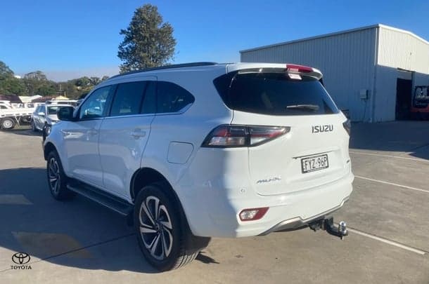 2021 Isuzu MU-X LS-T in White