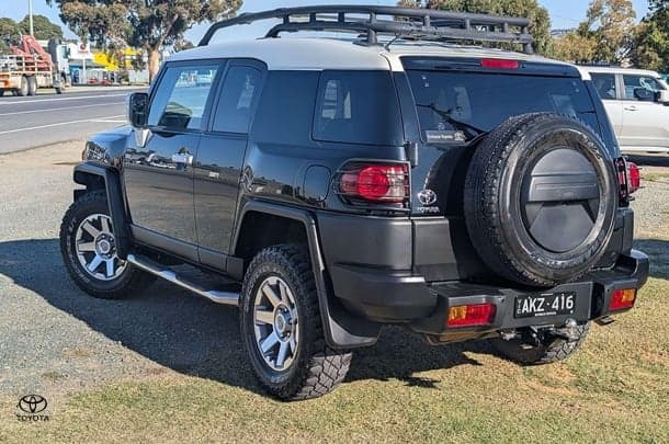 2013 Toyota FJ Cruiser FJ Cruiser in Two Tone Black