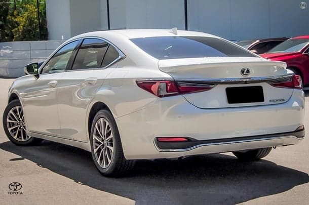 2025 Lexus ES ES300h Luxury in White